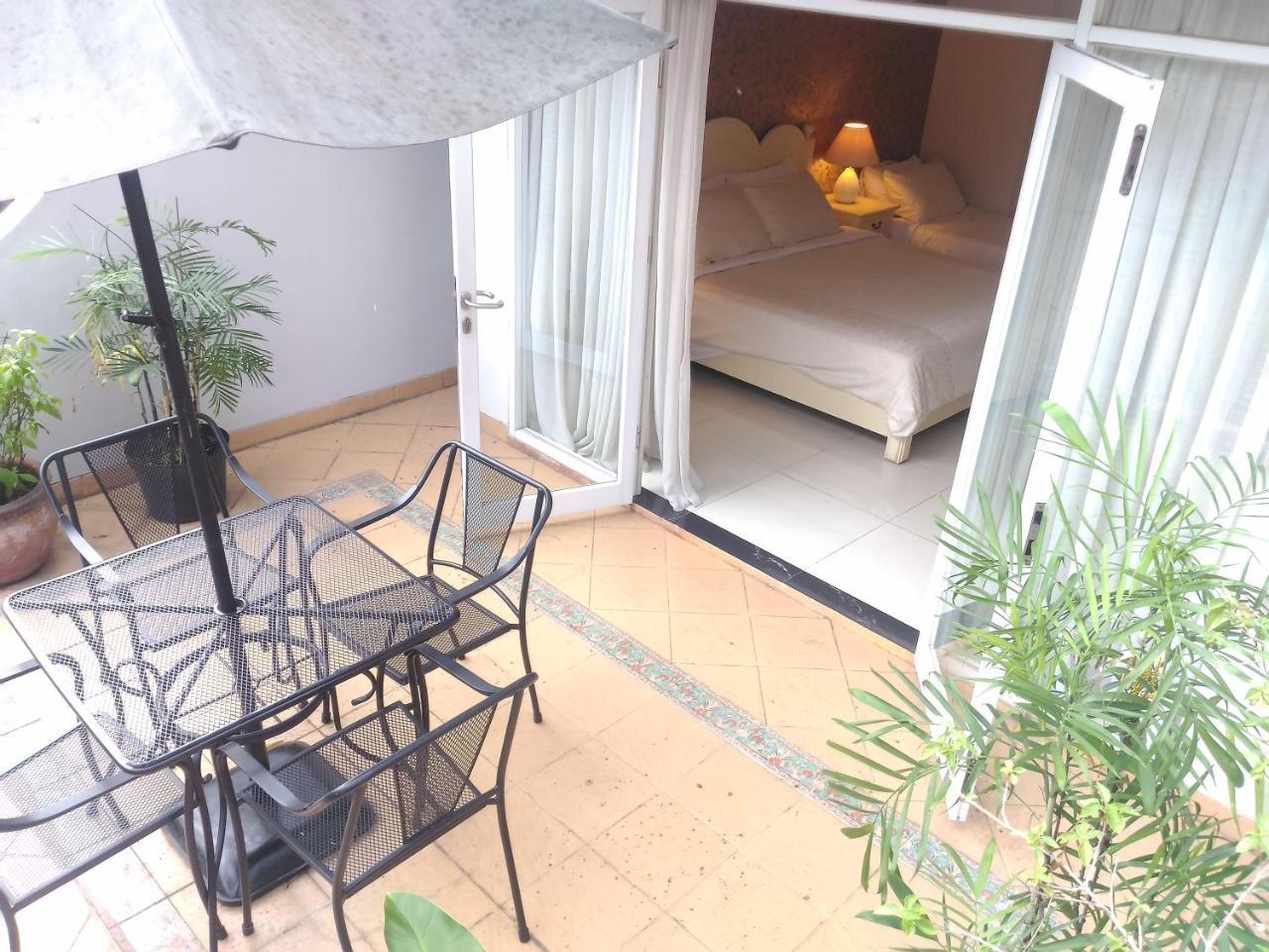 La Nostalgie Boutique Guest House Bandung Exterior foto