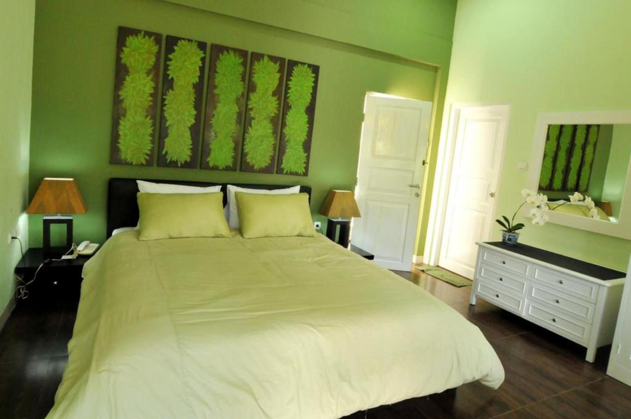 La Nostalgie Boutique Guest House Bandung Exterior foto